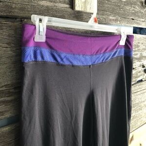 Reebok Size Med Grey Activewear Yoga Pants With Purple Waistband